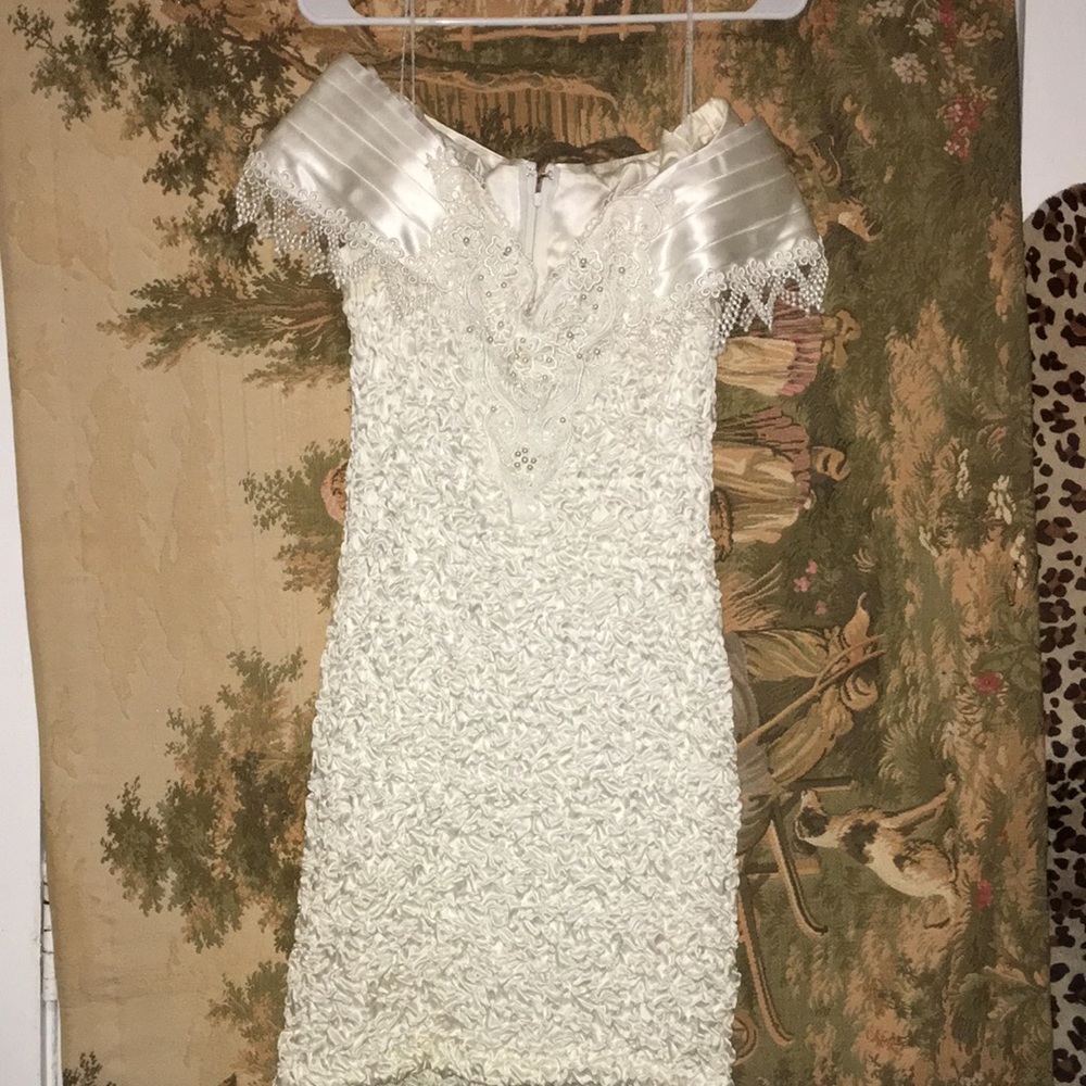 Simple wedding dress 6 to 8  stretch